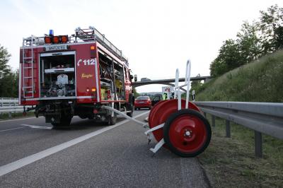 Leutenbach - Nellmersbach: Bremse an LKW zu heiss - Feuerwehreinsatz auf der B14